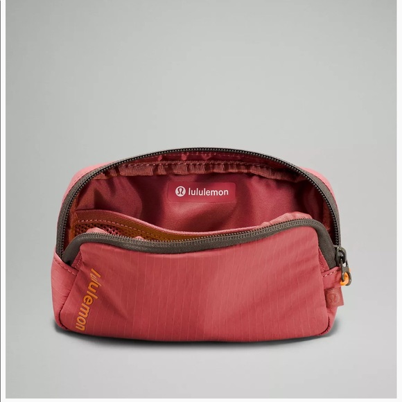 NWT Lululemon Brier Rose Mini Belt Bag! - Picture 7 of 9